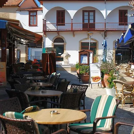 Xenios * Polis