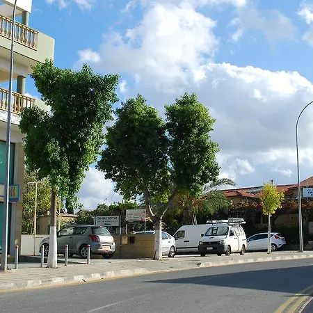 Xenios Apartament *